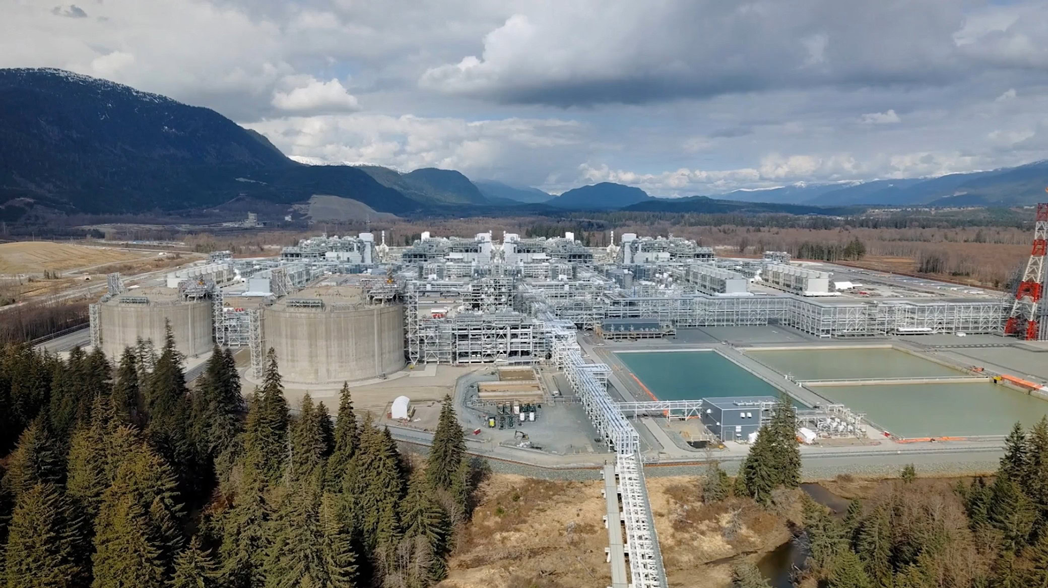 LNG Canada Announces Phase 2 Final Investment Decision