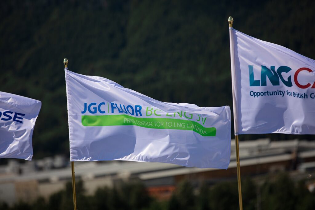 Flags representing JGC Fluor BC LNG Joint Venture and LNG Canada
